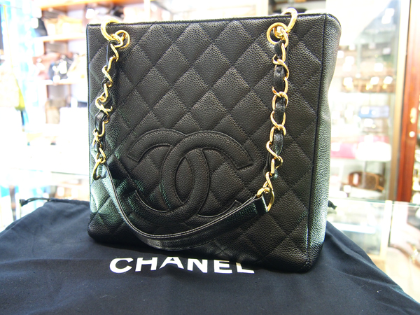 CHANEL 　チェーンバッグ