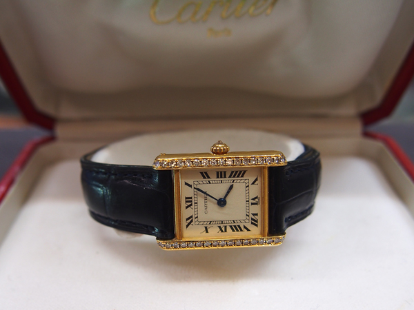 Cartier　腕時計　女性用　ウォッチ