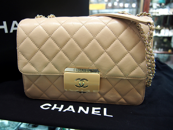 CHANEL　マトラッセ チェーン　ショルダー　バッグ