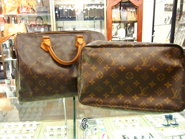 LOUIS VUITTON　バッグ　ポーチ