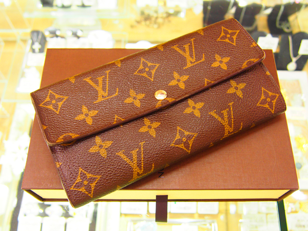 LOUIS VUITTON サイフ