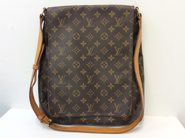 Louis Vuitton　斜めがけバッグ