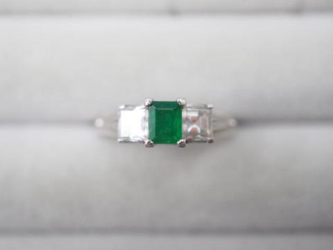 リング Pt900 4.4g エメラルド 0.35ct ダイヤ 0.7ct 