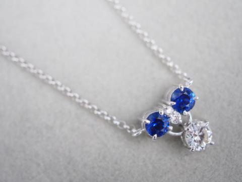 ネックレス Pt900/Pt850 4.3g ダイヤ 0.313ct/0.03ctサファイア 0.55ct 