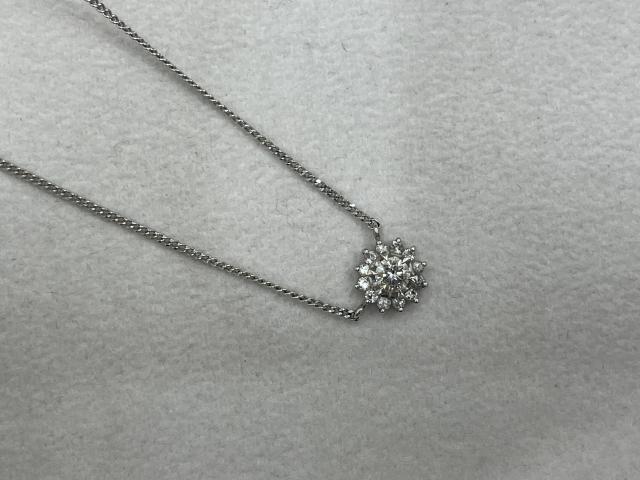 ネックレス Pt900/Pt850 4.2g ダイヤ 0.50ct フラワー