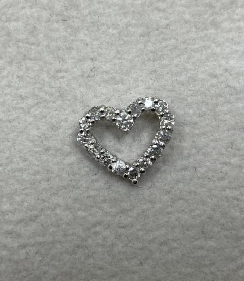 ペンダントトップ K18WG 0.5g ダイヤ 0.25ct