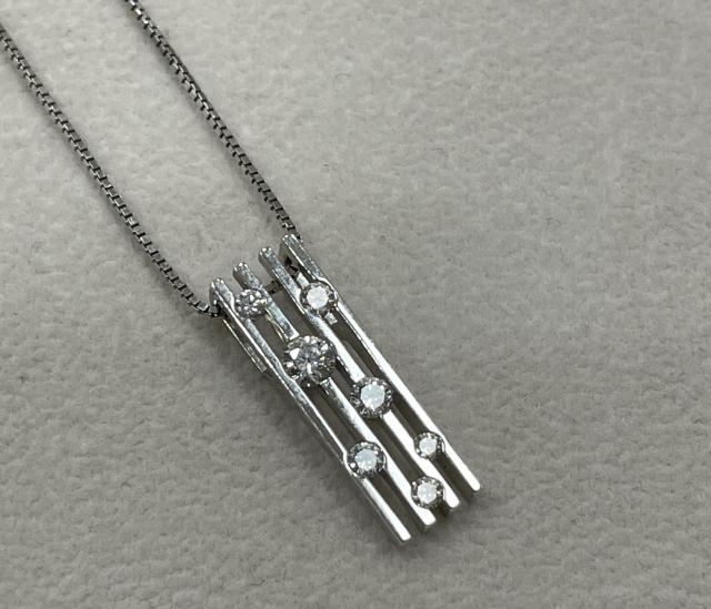 タサキ ネックレス K18WG 4.4g ダイヤ 0.30ct 7P