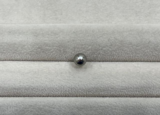 ピアス Pt900 0.6g