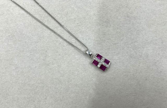 ネックレス K18WG 4.2g ルビー 1.00ctダイヤ 0.12ct