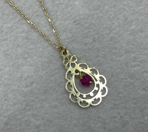 スタージュエリー ネックレス K18YG 1.2g ルビー