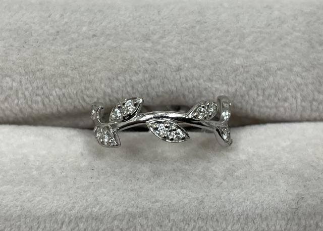 ティファニー オリーブリーフ リング K18WG 2.7g ダイヤ 9号