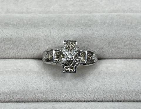 レ・エッセンシャル ミステリーセッティング リング K18WG 7.0g ダイヤ  クロス