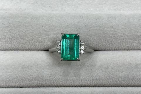 リング Pt900 6.6g エメラルド 3.65ctダイヤ 0.128ct クラシック