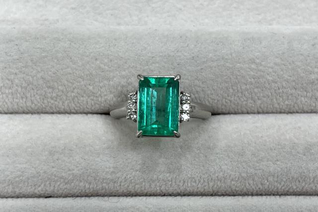 リング Pt900 6.6g エメラルド 3.65ctダイヤ 0.128ct クラシック