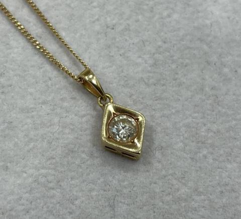 ネックレス K18YG 2.4g ダイヤ 0.35ct