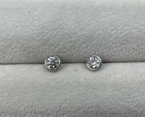 ティファニー バイザヤード ピアス Pt950 1.4g ダイヤ