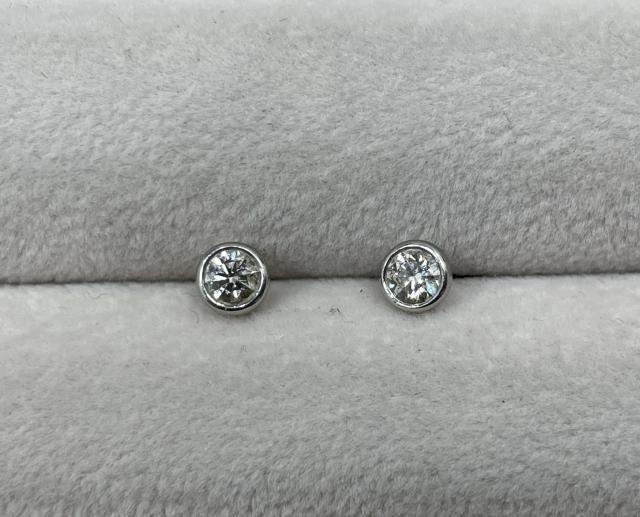 ティファニー バイザヤード ピアス Pt950 1.4g ダイヤ 