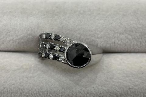 リング K18WG 8.0g ダイヤ 2.03ct